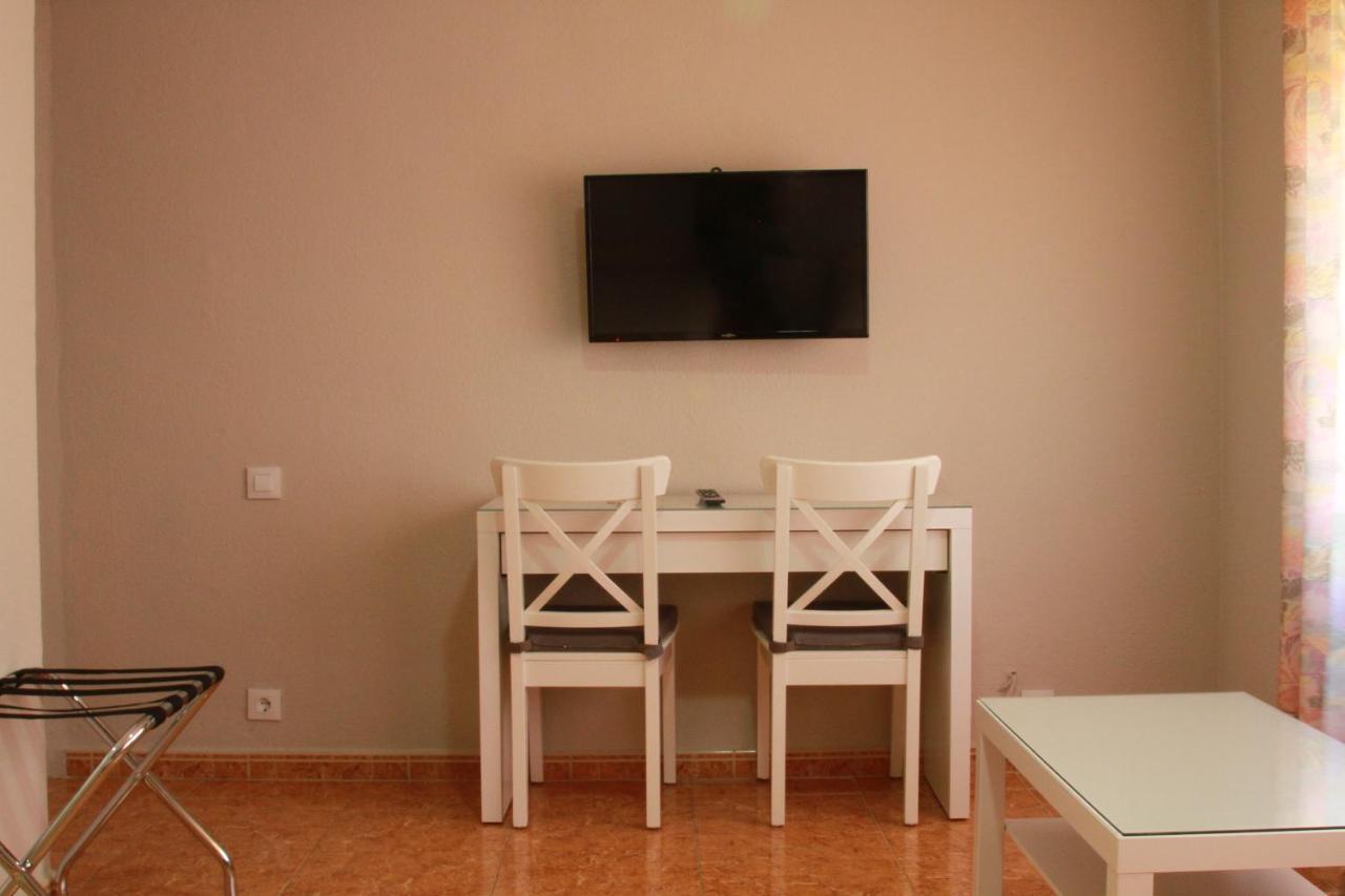Apartamentos Resitur Seville Exterior photo