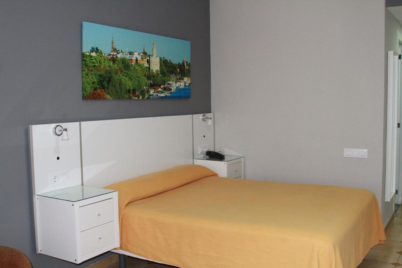 Apartamentos Resitur Seville Exterior photo