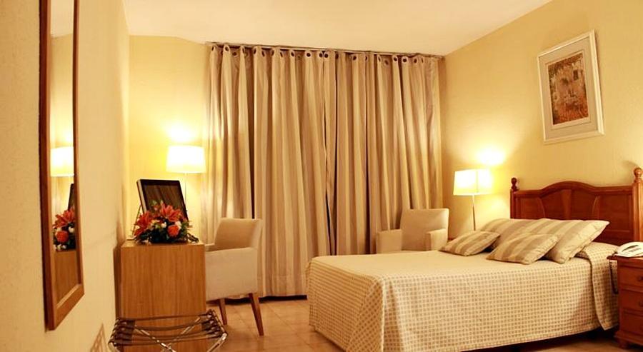 Apartamentos Resitur Seville Exterior photo