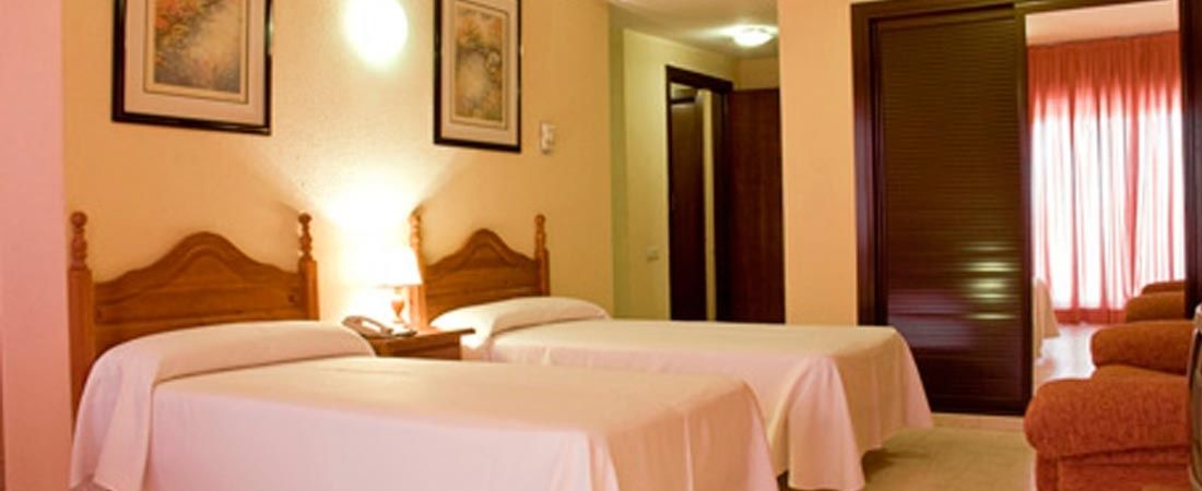 Apartamentos Resitur Seville Exterior photo