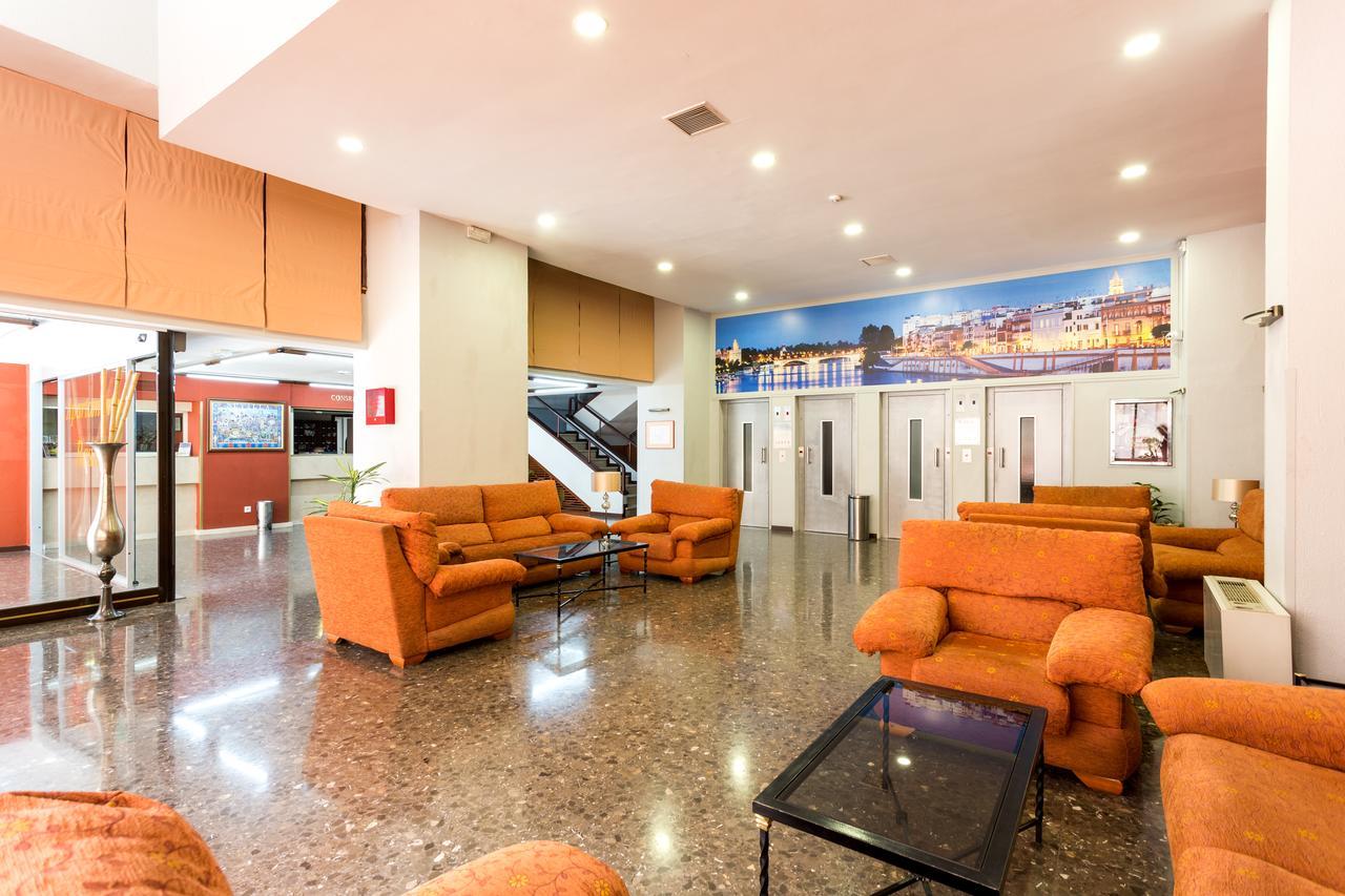Apartamentos Resitur Seville Exterior photo
