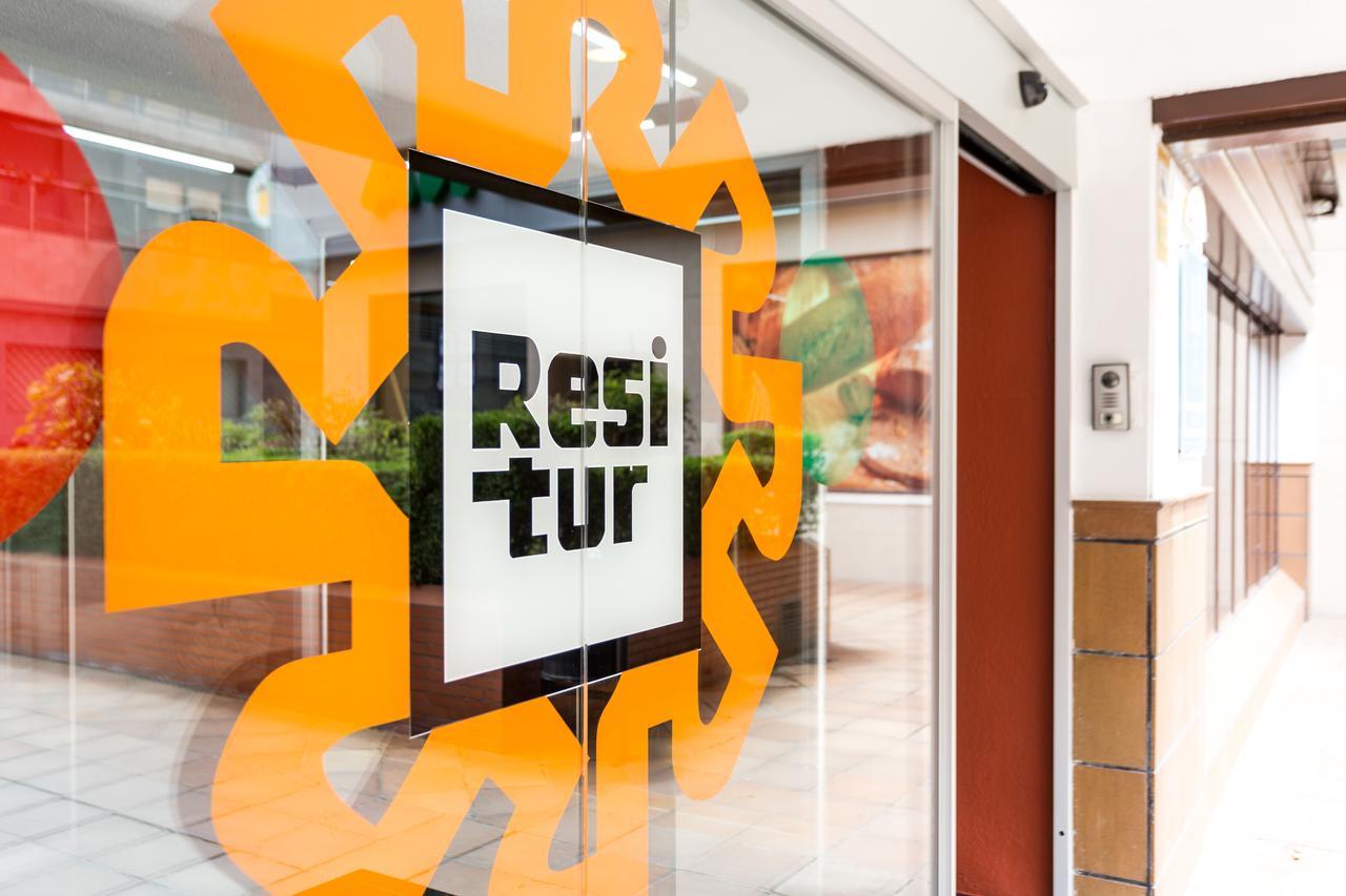 Apartamentos Resitur Seville Exterior photo
