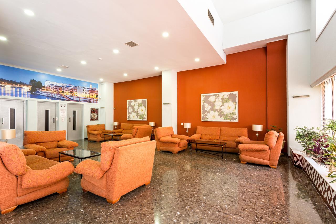 Apartamentos Resitur Seville Exterior photo