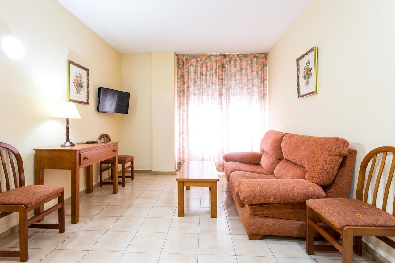 Apartamentos Resitur Seville Exterior photo